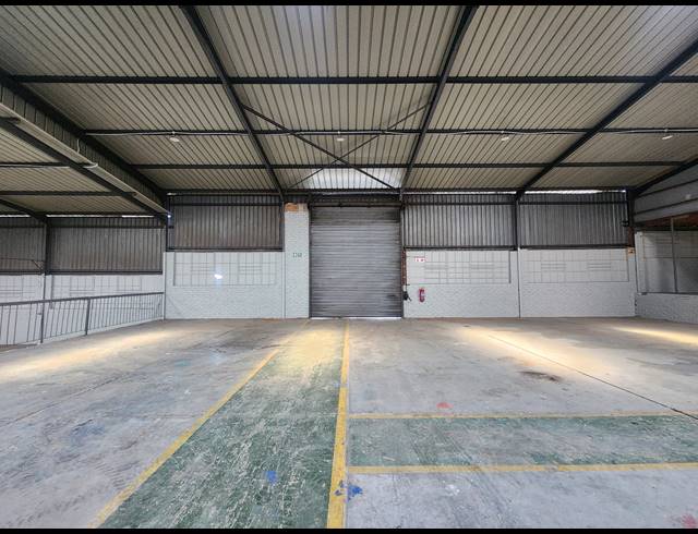 1,800M² WAREHOUSE TO LET IN WADEVILLE